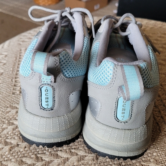 Quest Silver and Blue Women's Sneakers Size 8 Vibram Sole - Picture 6 of 7
